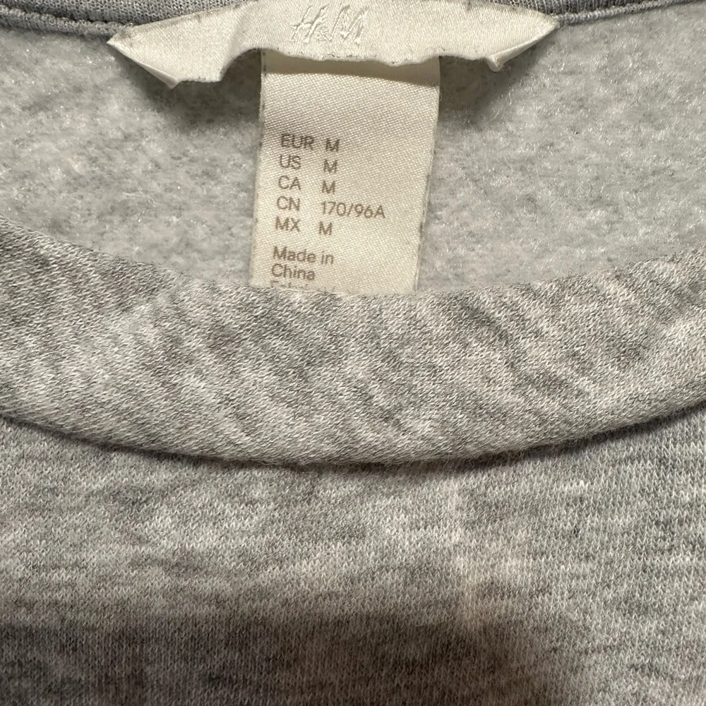 H&M Gray Ball Chain Fringe Sweatshirt NWOT Size M - Picture 7 of 9